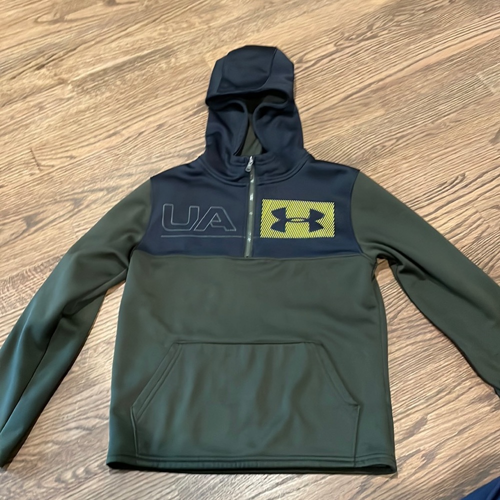 Boys under armour hoodie sweatshirt.